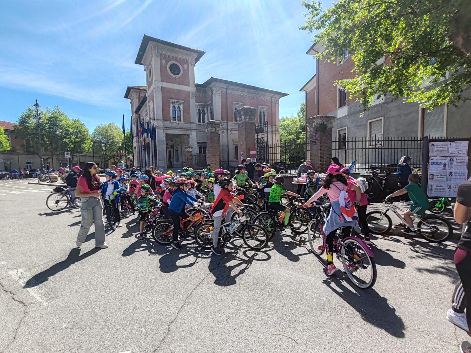 GRANDE SUCCESSO PER L'INIZIATIVA "PEDALANDO VERSO IL GIRO D'ITALIA"